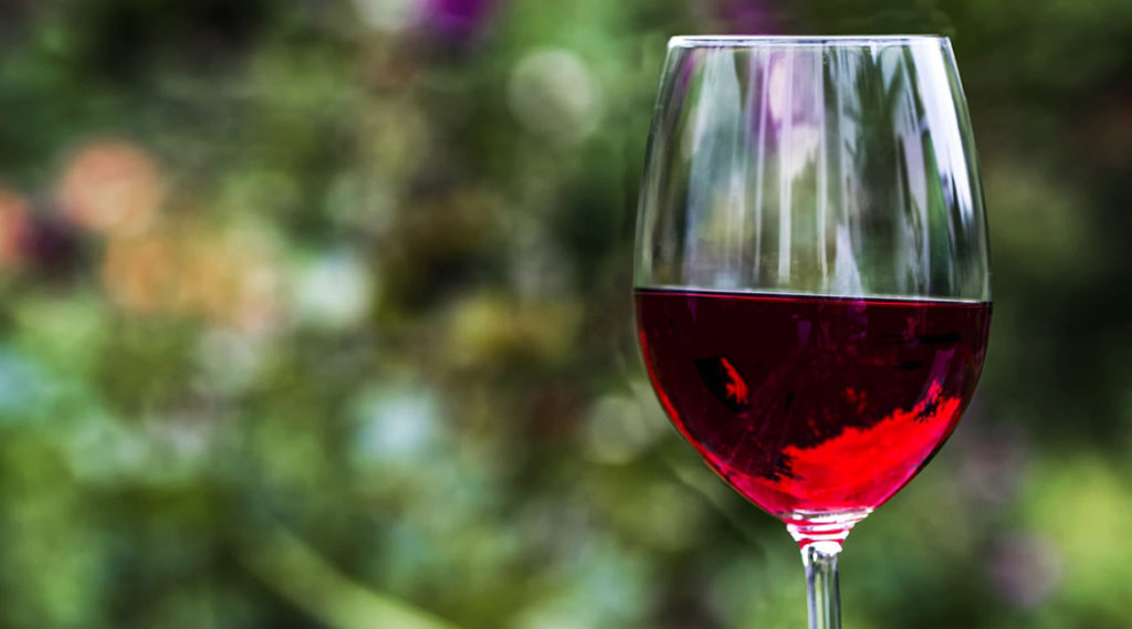 9 benefícios do consumo de vinho para a saúde