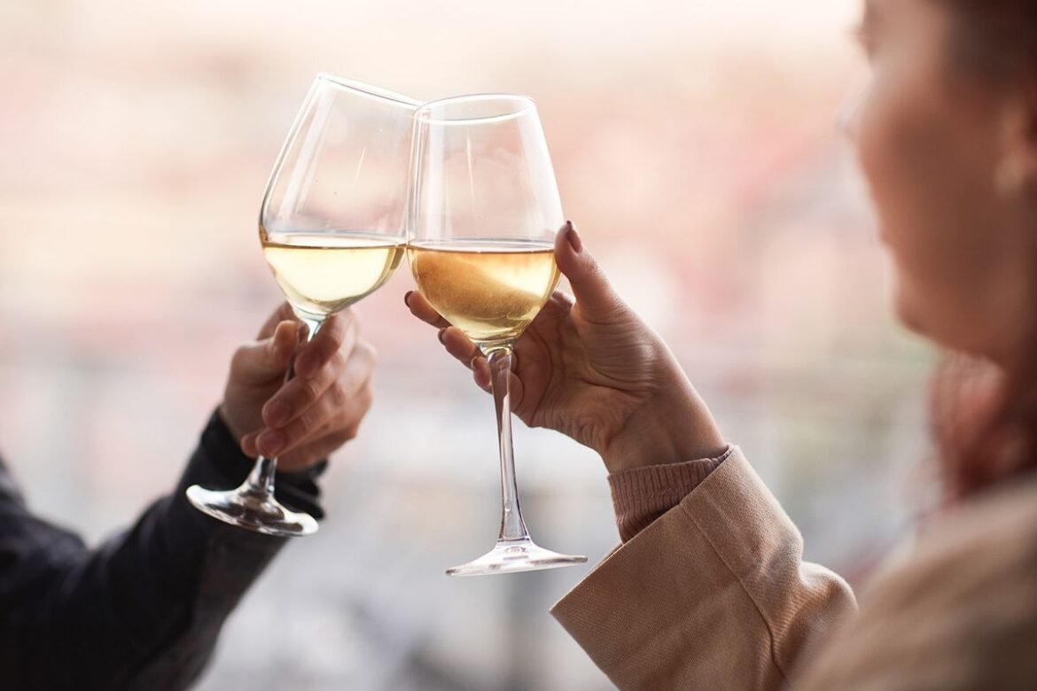 5 motivos para beber vinhos brancos