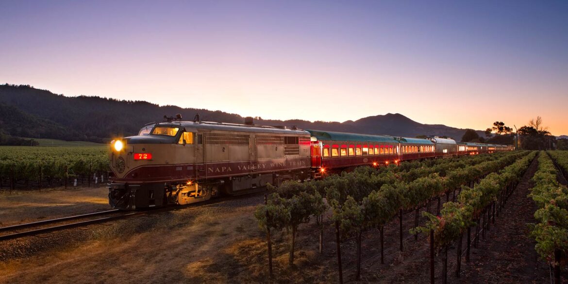 Califórnia: trem que oferece degustação de vinho na retoma serviço em maio